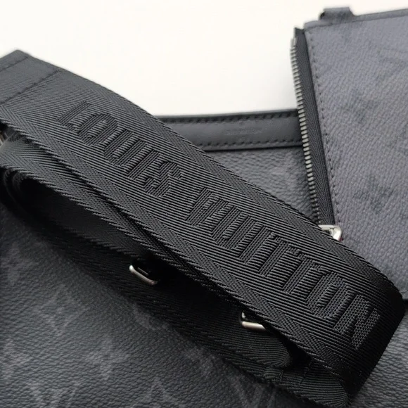 Louis Vuitton Black Monogram Gaston - Picture 9 of 11